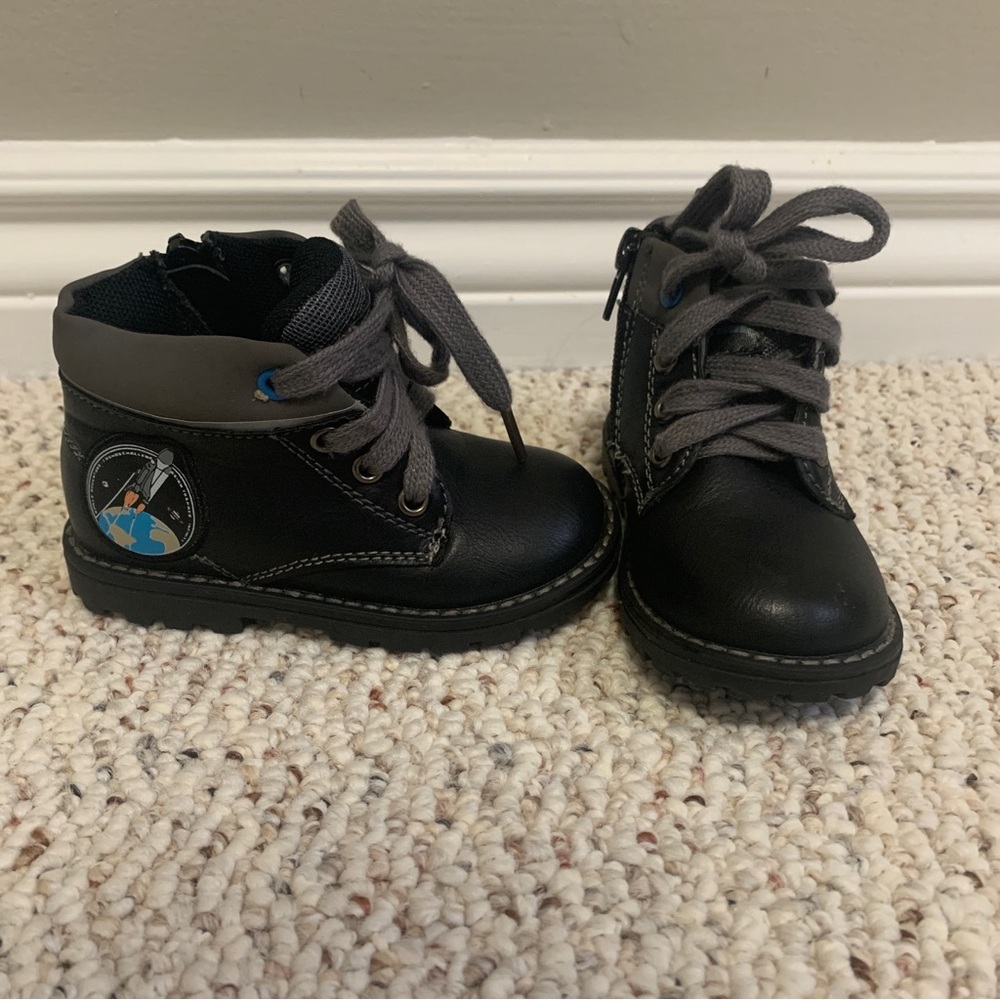 ✨2/$15 3/$20✨ Toddler Freemouss boots